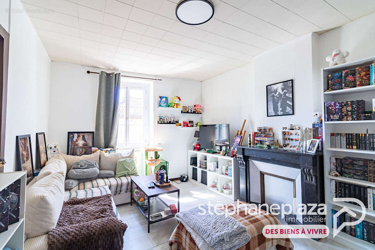 Appartement à COLIGNY