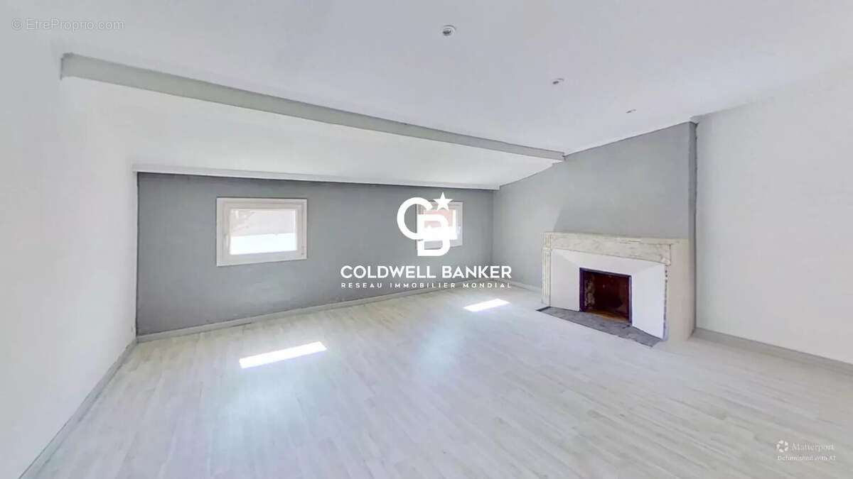 Appartement à MARSEILLE-4E