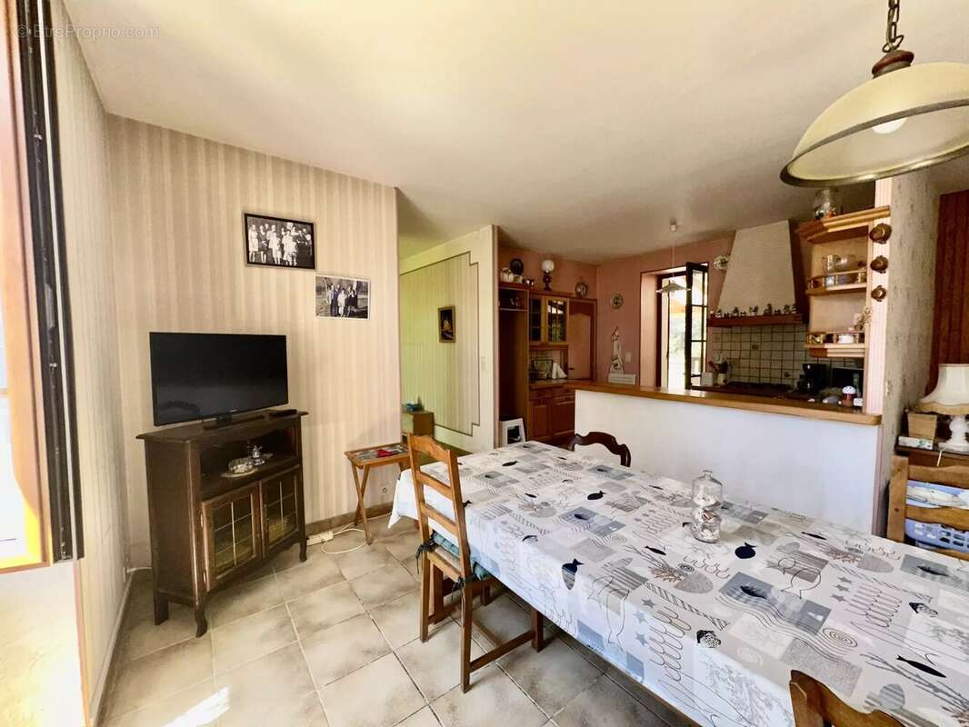 Maison à SAINT-GEORGES-DES-AGOUTS