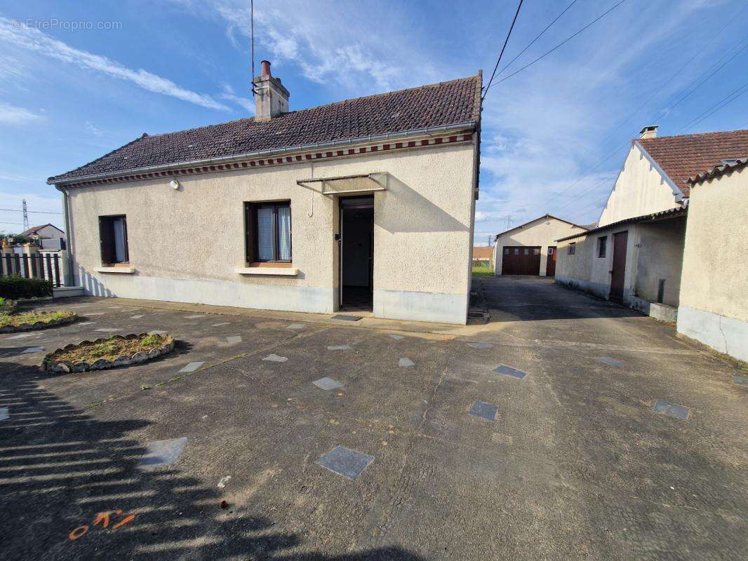 Maison à CHANGE