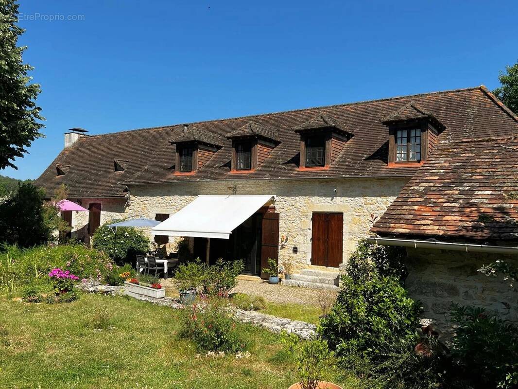 Maison à COULAURES