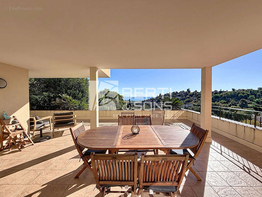 Appartement à MANDELIEU-LA-NAPOULE