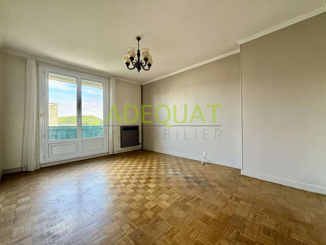 Appartement à BOURGOIN-JALLIEU