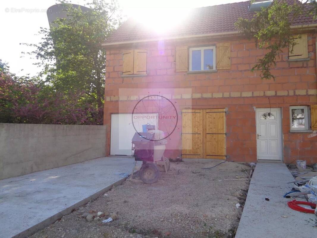 Maison à LA FERTE-GAUCHER