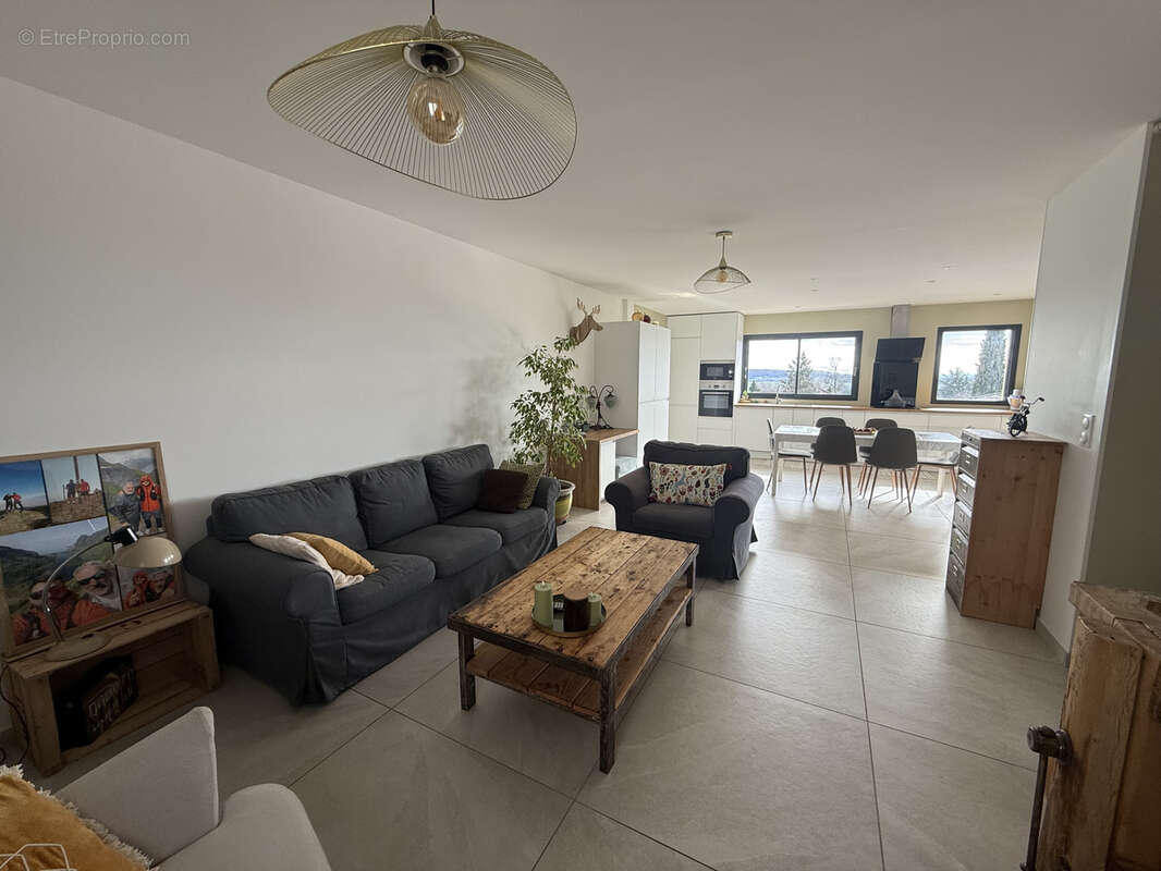 Appartement à LES COTES-D'AREY