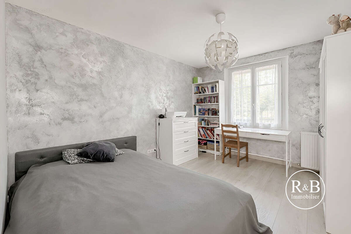 Appartement à LES CLAYES-SOUS-BOIS
