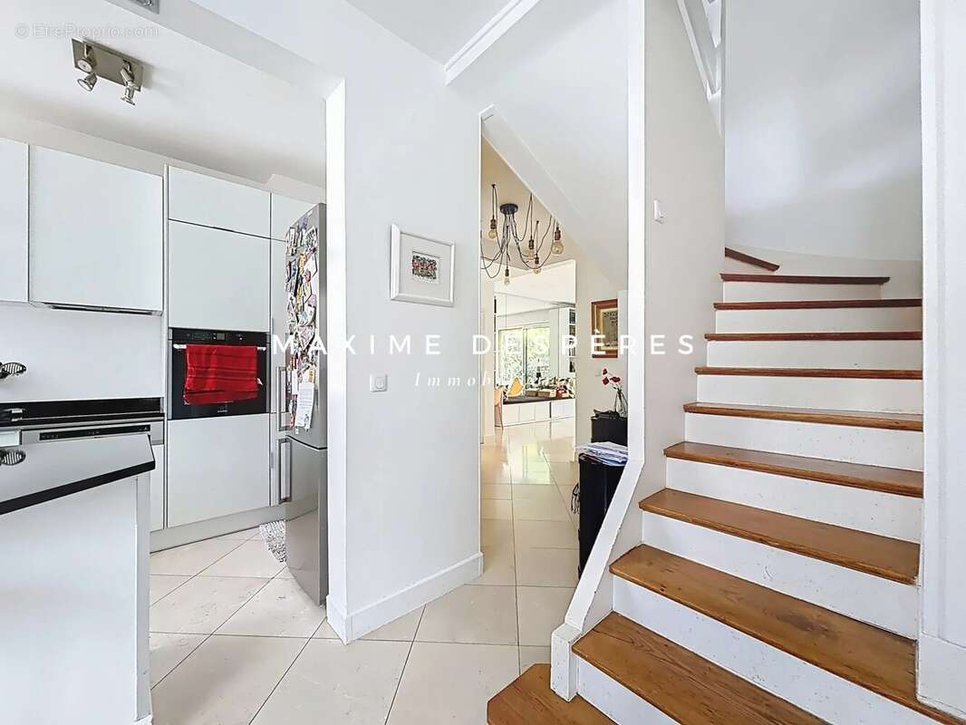 Appartement à NEUILLY-SUR-SEINE