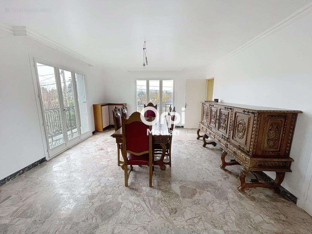 Maison à LES MUREAUX