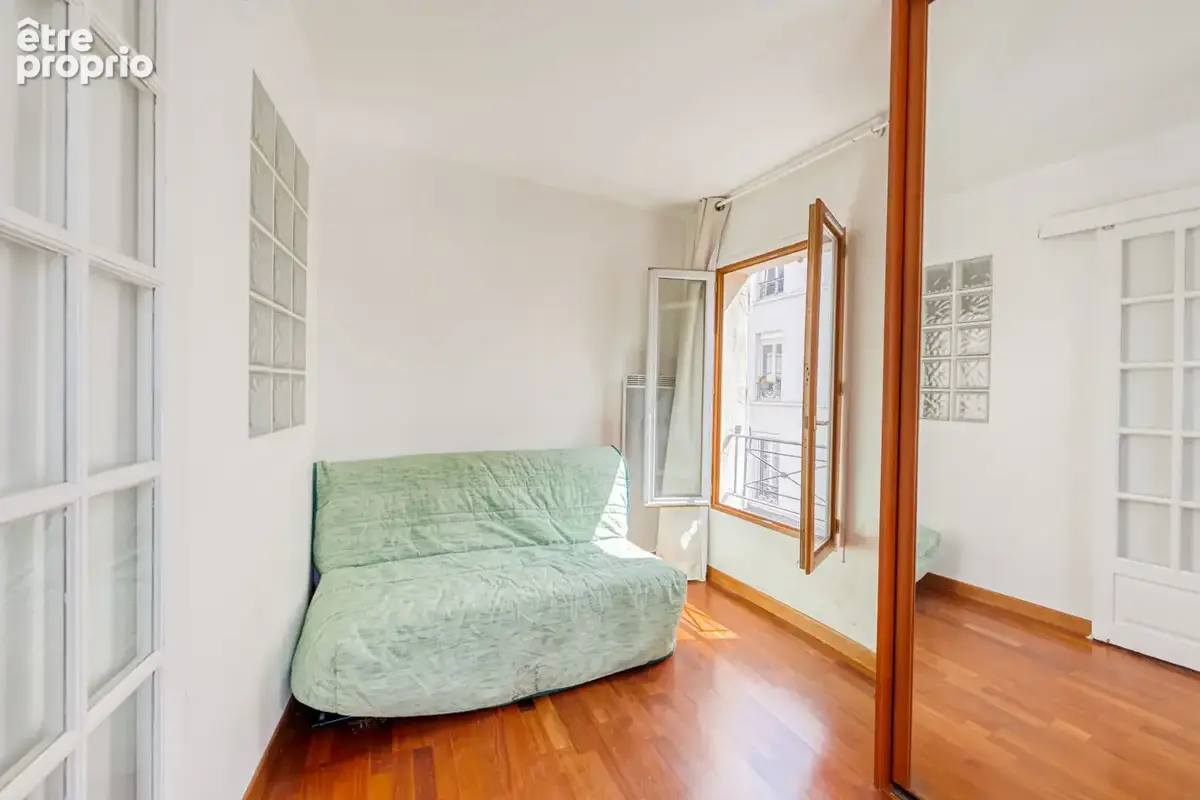 *** exclusivite - emplacement n°1 appartement de 2/3 pieces avec vue  imprenable sur l'eglise plein sud **** - photo 8