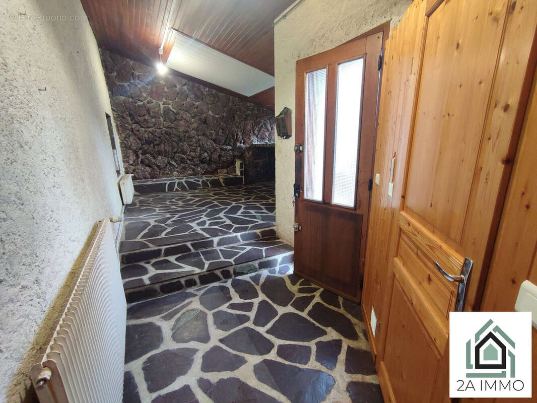 Maison à SAINT-PIERRE-ROCHE