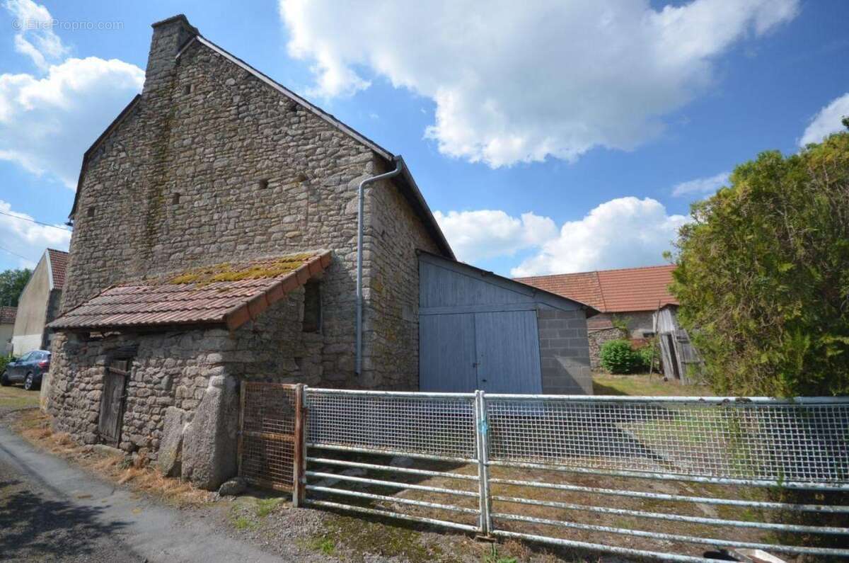 Maison 80 m² à Boussac  - photo 4