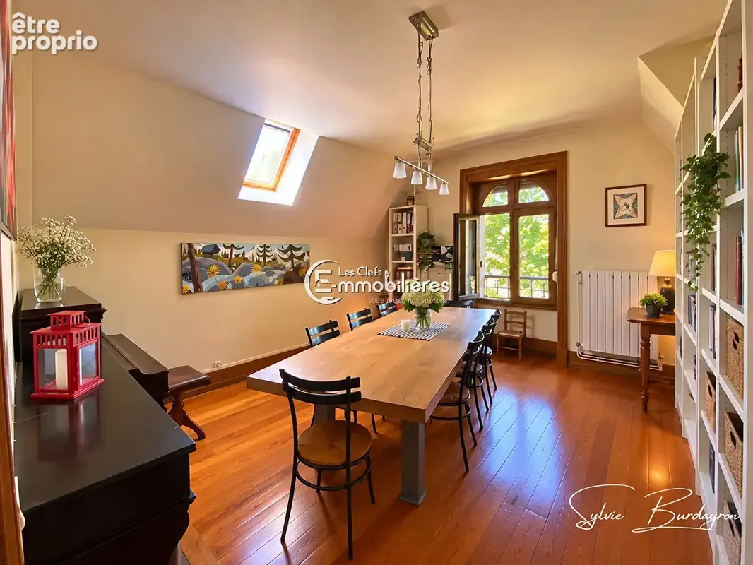 Nouveauté - Lons-le-Saunier (39000) - Quartier recherché - Appartement T5 de 129 m² avec 88  m² de dépendances - Parc arboré - photo 6