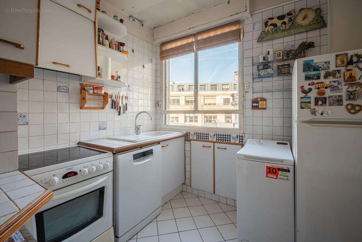 Appartement à PARIS-16E
