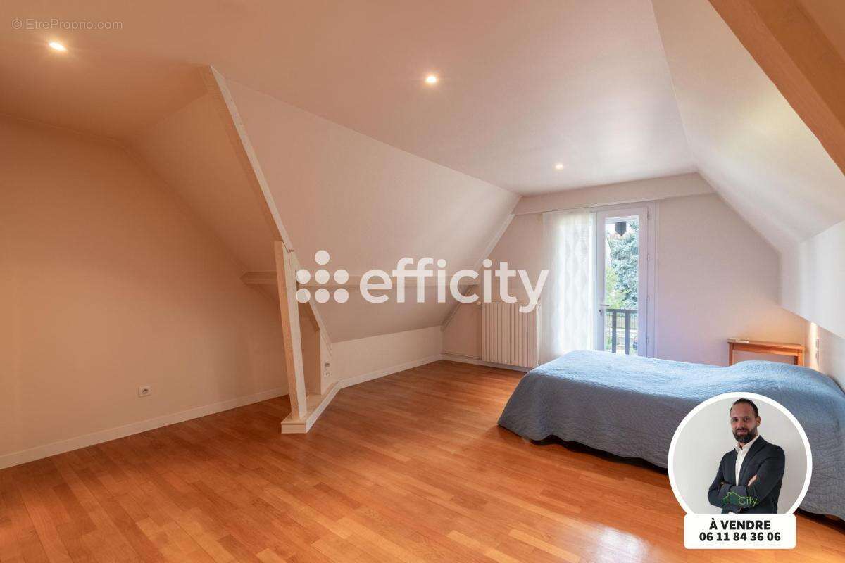 Maison à VILLENEUVE-LE-ROI