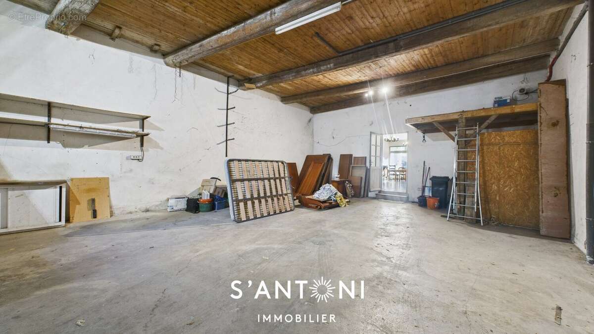 Maison à NISSAN-LEZ-ENSERUNE