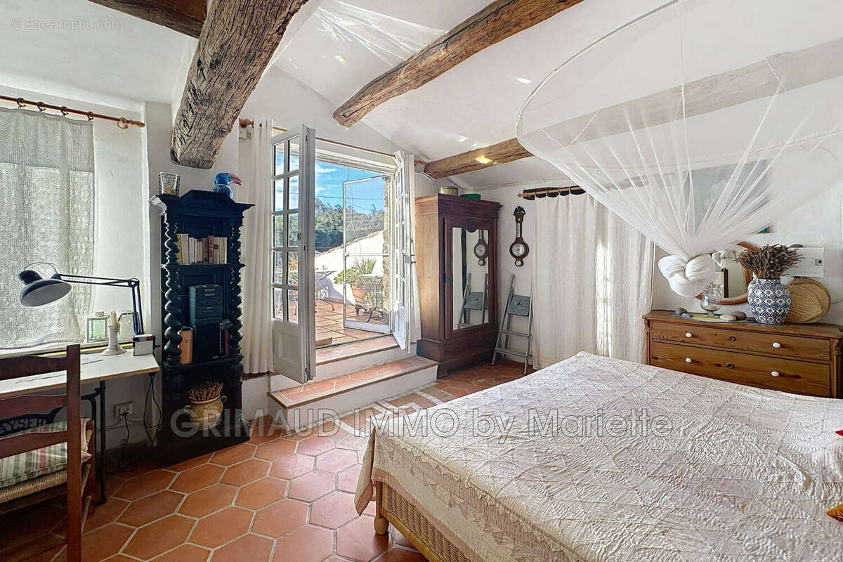 Maison à PLAN-DE-LA-TOUR