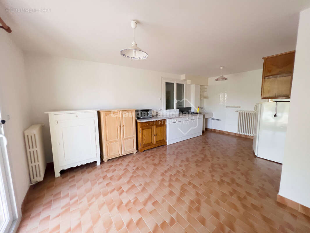 Lorgues - Villa 6 pièce(s) 131 m2, studio, piscine, garage. - photo 18