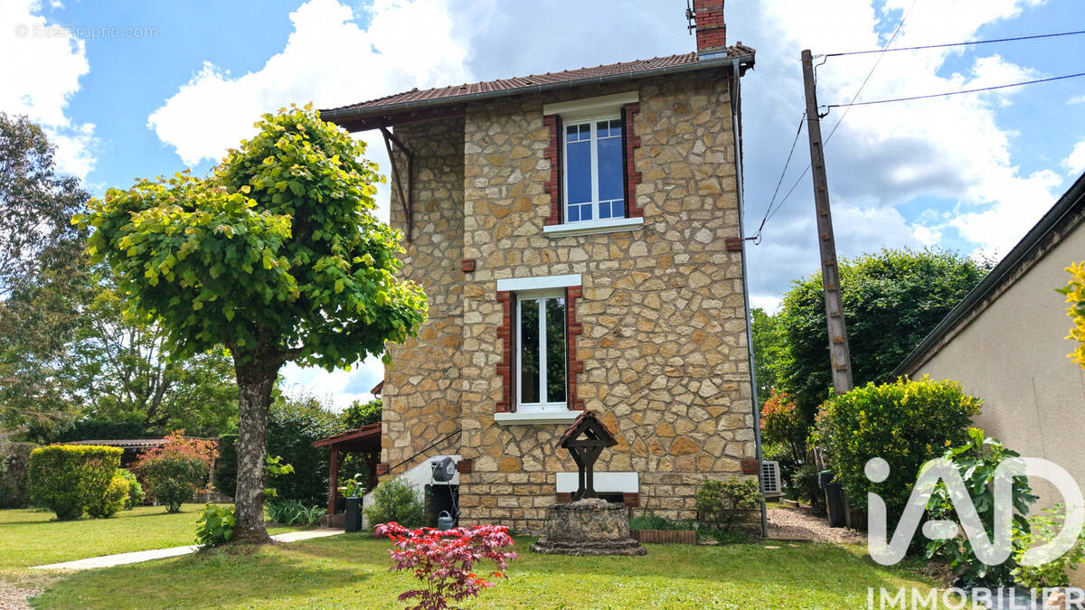 Photo 1 - Maison à SAINT-AMAND-MONTROND