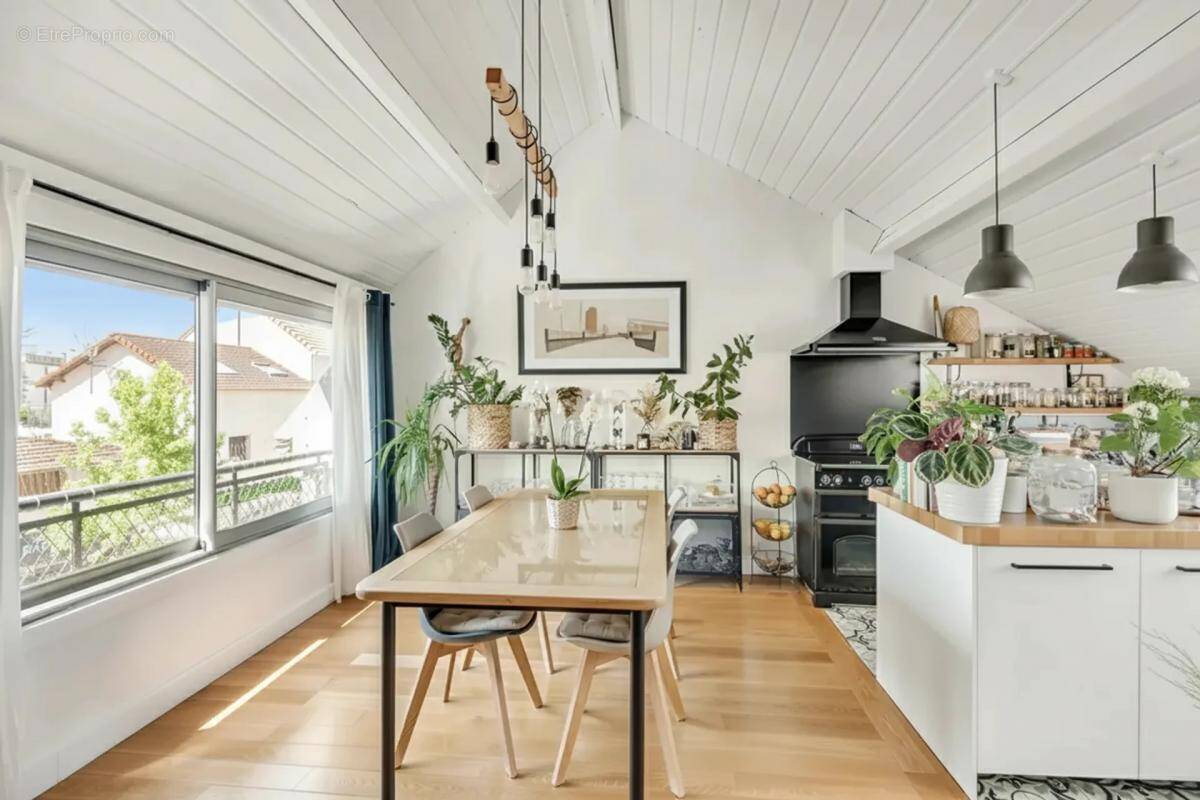 Appartement à SAINT-MAUR-DES-FOSSES