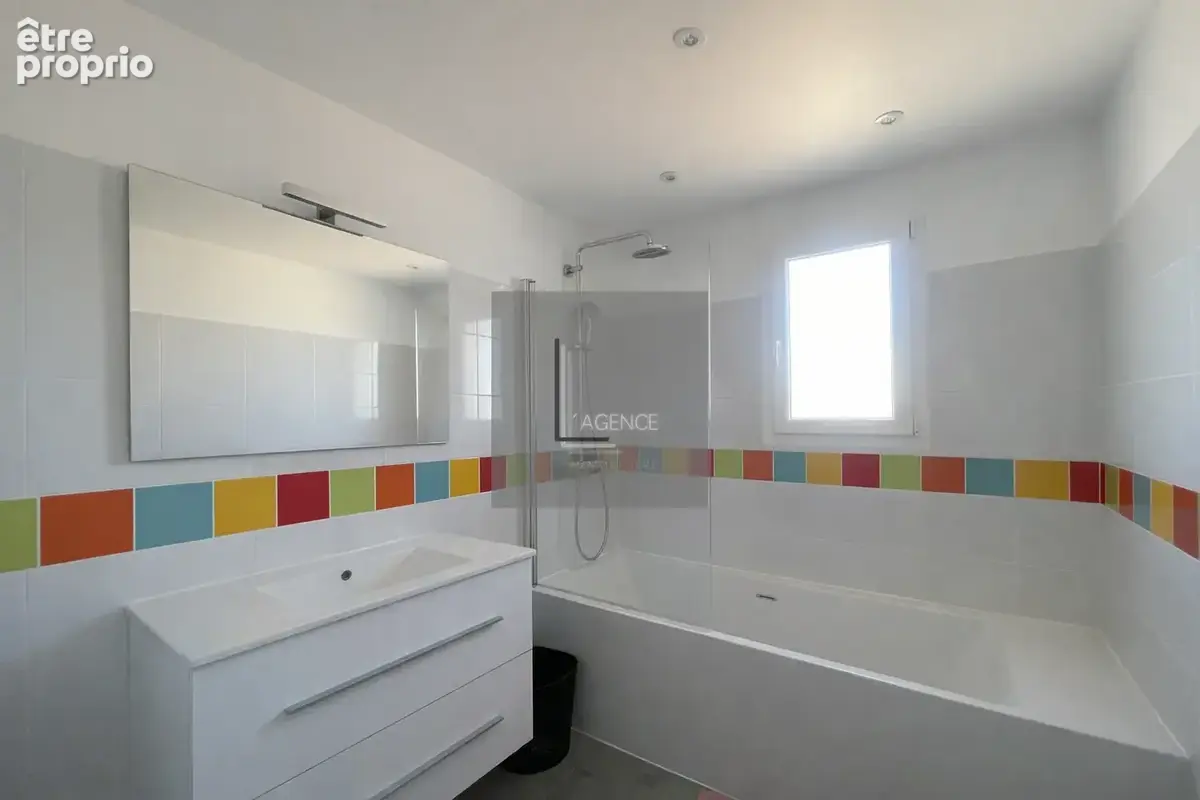 Maison R+1 T5/6 2013   900 m2 de terrain, piscine, suite parentale, garage   Trets - photo 12