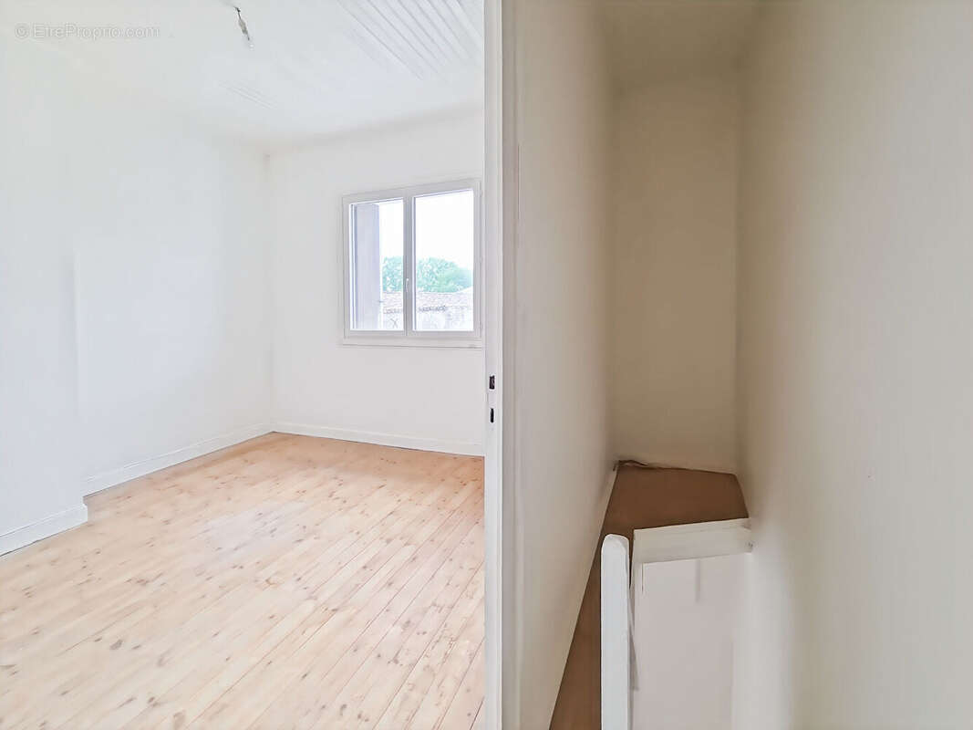 Maison de Ville-T3-Duplex-Remise-Terrasse et Parking - photo 2