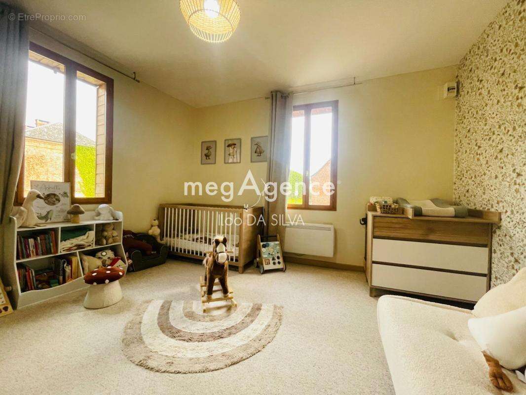 Maison 4 pièces de 150m2 - photo 5