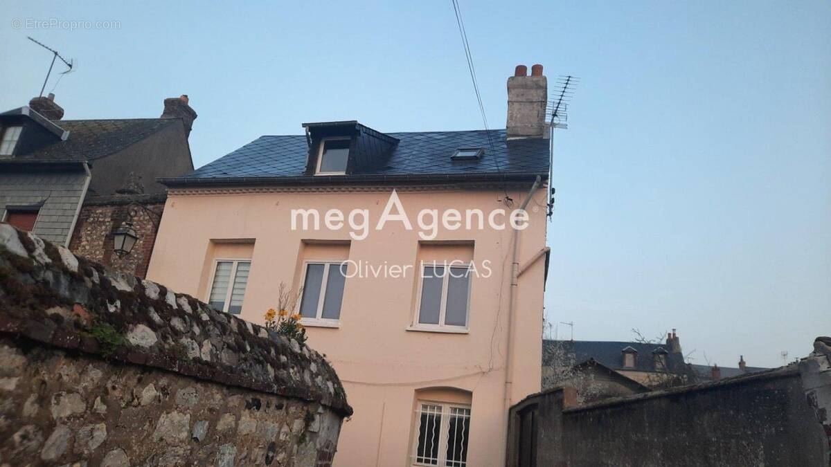 Maison à QUILLEBEUF-SUR-SEINE