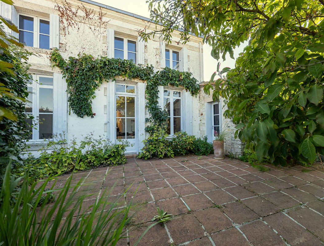 Maison de Charme à Mornac-sur-Seudre - Un Écrin de Sérénité - photo 14