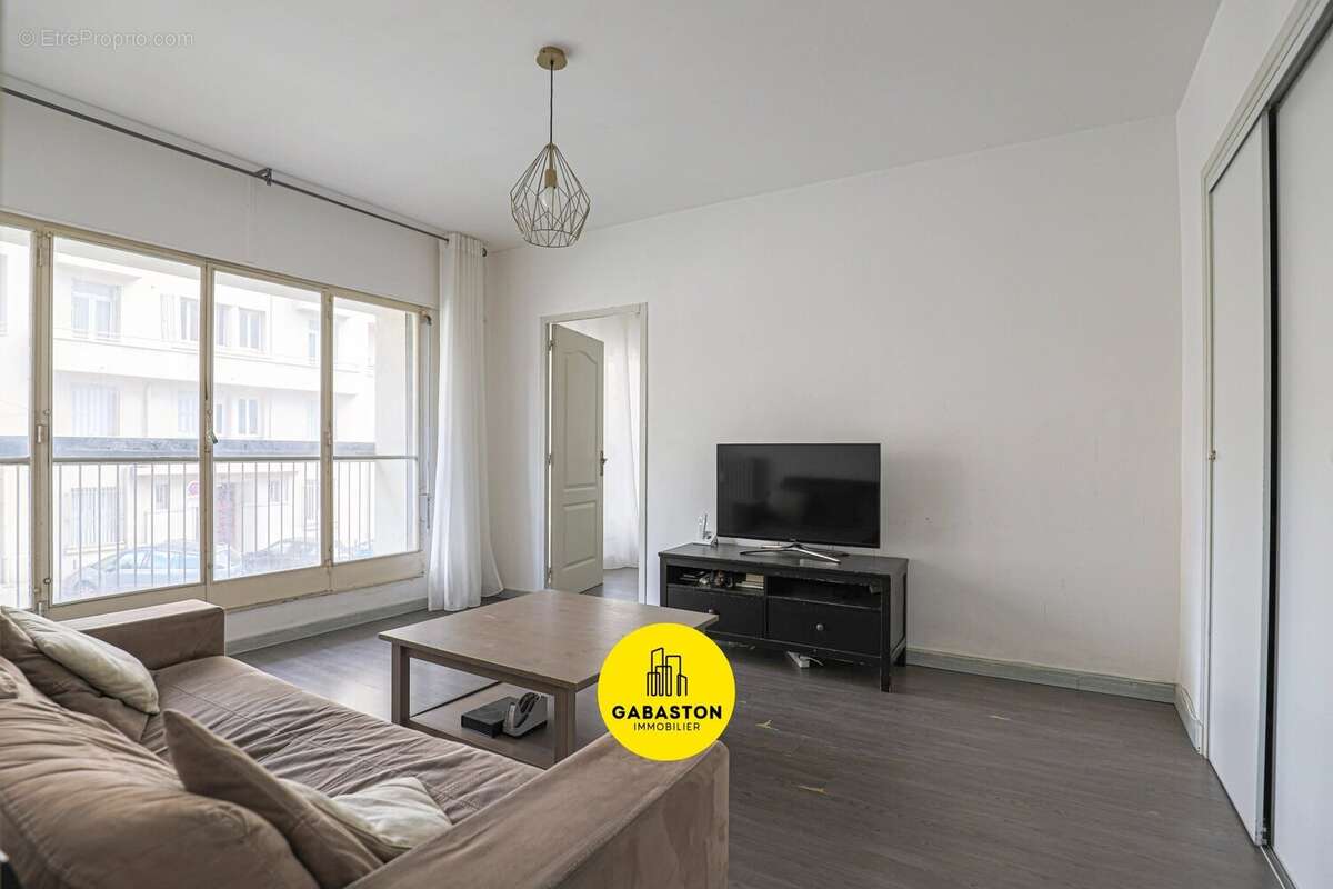 Appartement à MARSEILLE-8E