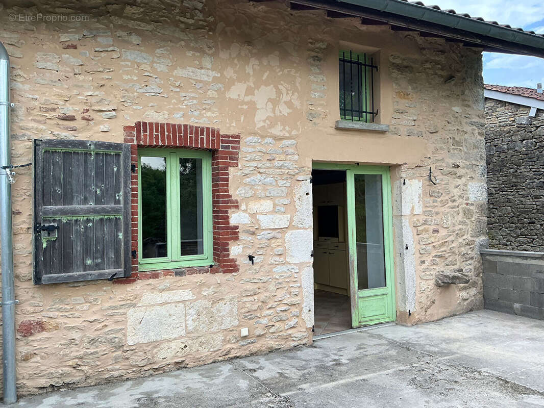 Maison à CORVEISSIAT