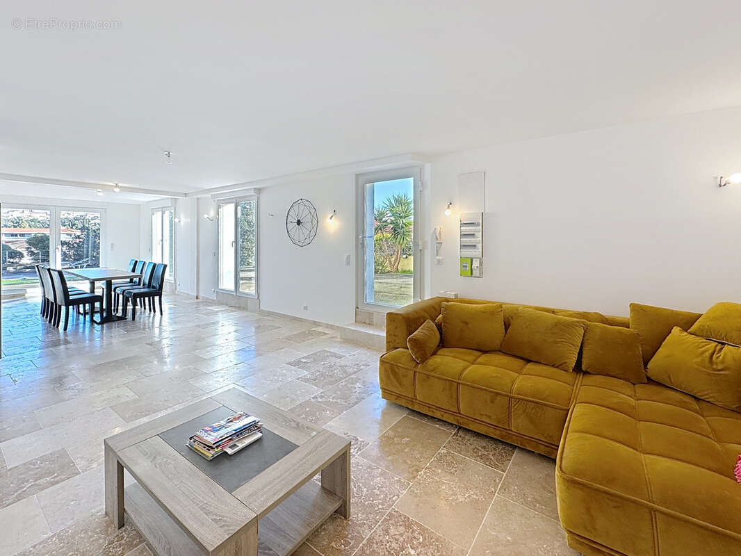 Appartement à SAINT-RAPHAEL