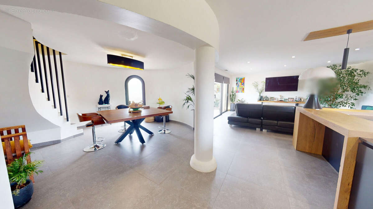 Villemoustaussou - Maison familiale avec piscine & studio indépendant ! - photo 7