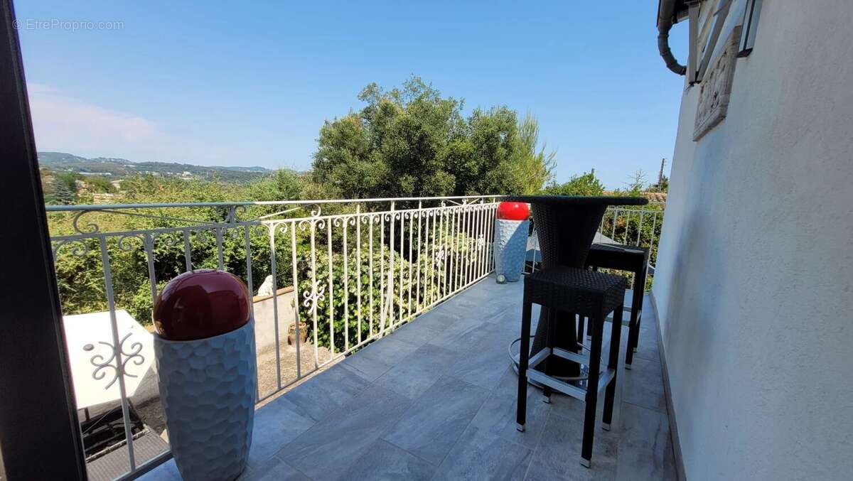 Maison à MANDELIEU-LA-NAPOULE