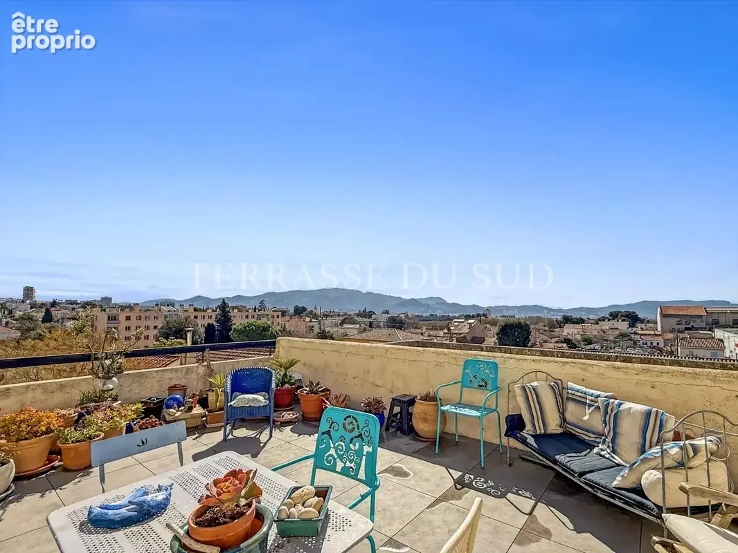 Vente Appartement T2/3 de 58 m2 LC avec Grande Terrasse, Parking Privatif et Cave - Montolivet Marseille 12 - photo 3