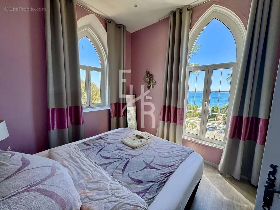 Appartement à VALLAURIS