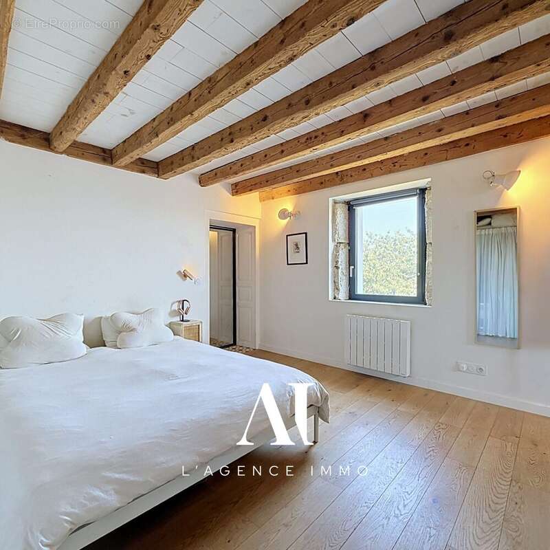Maison à PERON