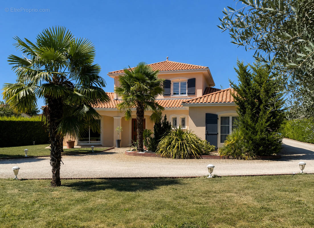 Maison à FONTAINE-LE-COMTE