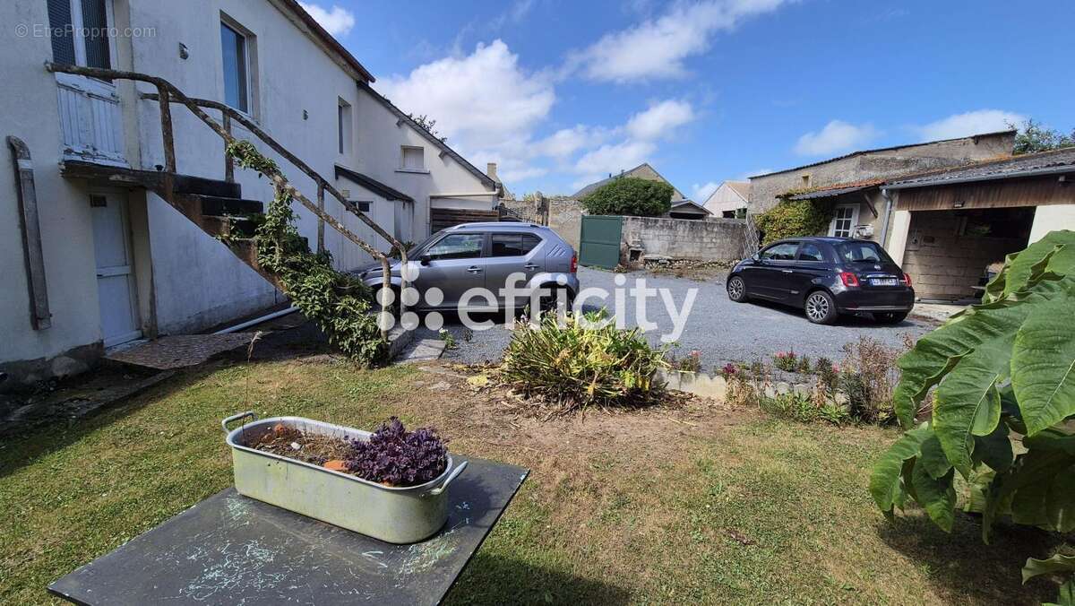 Maison à LONGUES-SUR-MER