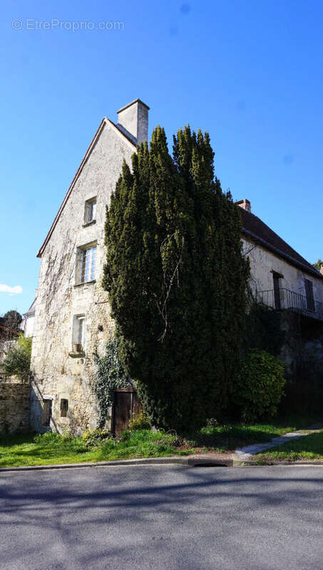 Maison à FERRIERE-LARCON