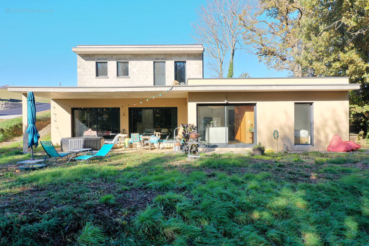 Maison à SAINT-FORGEUX