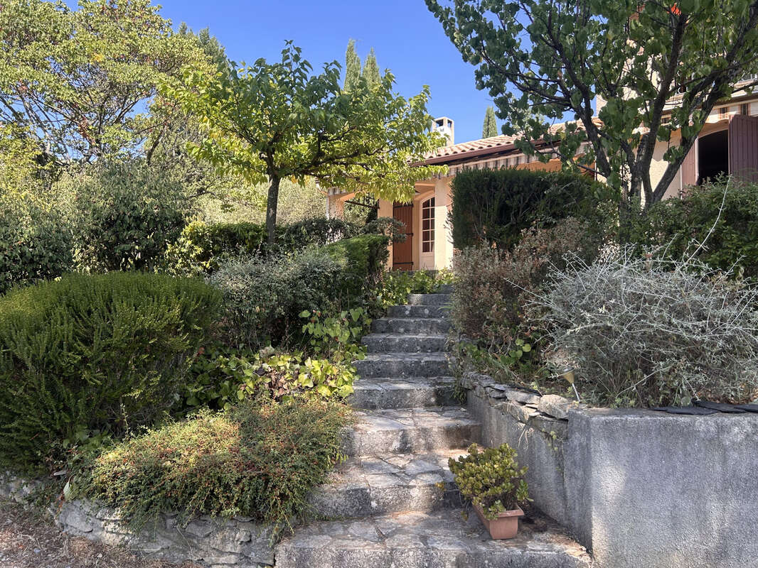 Exclusivite hauts de nimes maison 150m2 terrain 3062m2 arbore garage en sous sol - photo 5