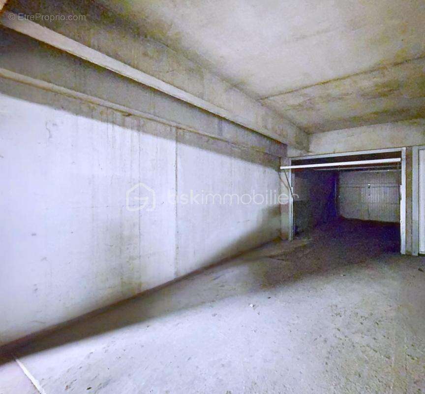 Parking double en enfilade  (box + emplacement) en sous-sol sécurisé-26m² - photo 5