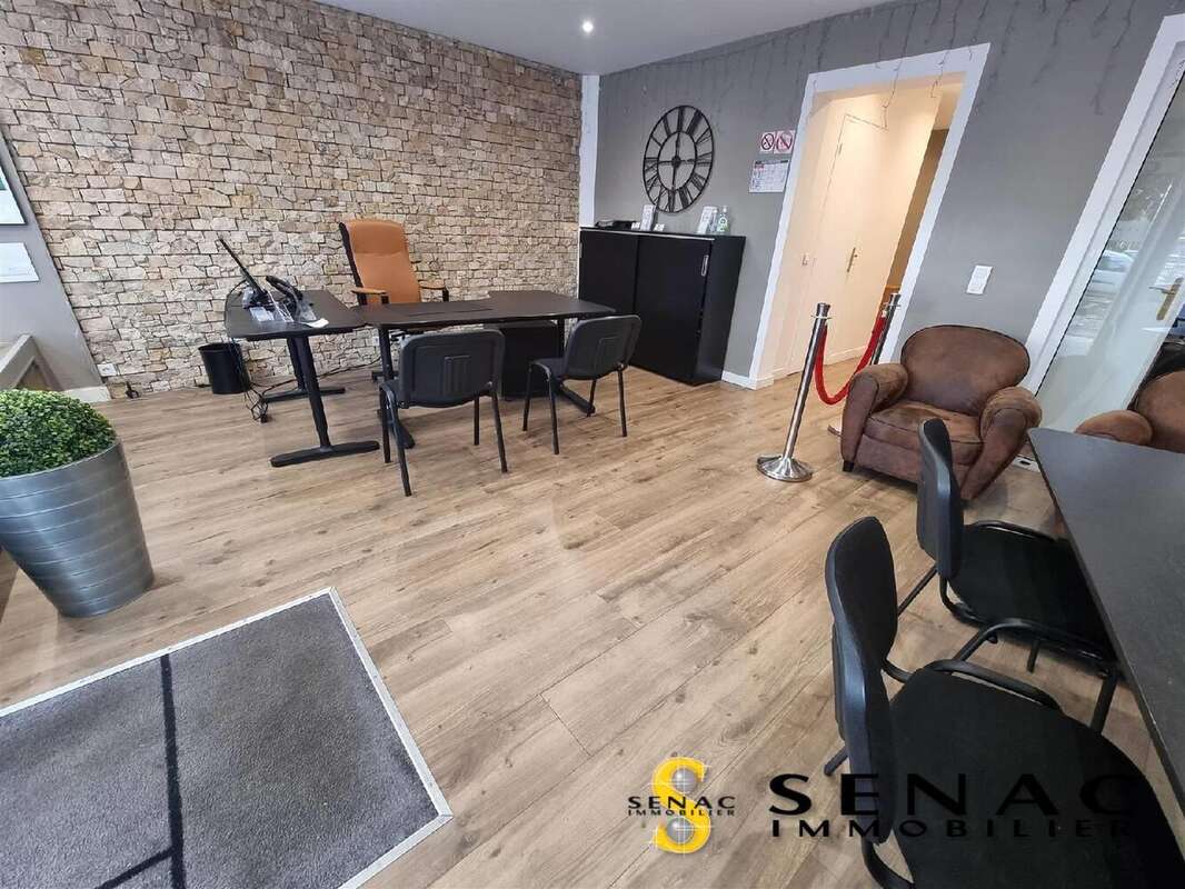 Commerce à BEAUCHAMP