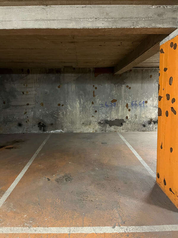 Parking à PARIS-14E