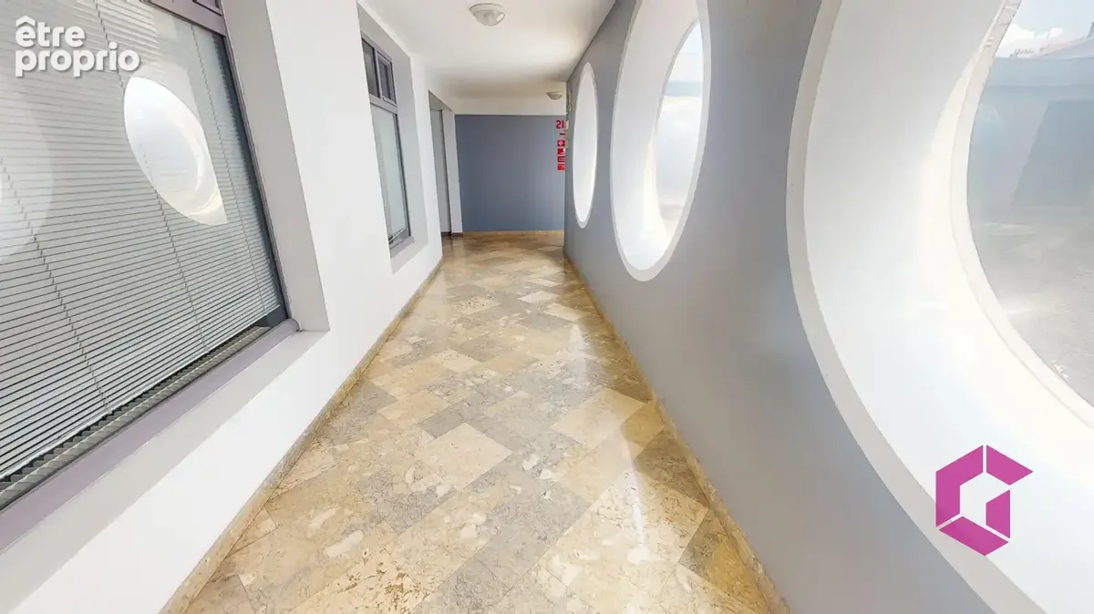 EXCLUSIVITÉ   PLEIN CENTRE, PLACE MICHELET, T2 au 2ème étage avec ascenseur, balcon, garage, et cave - photo 3