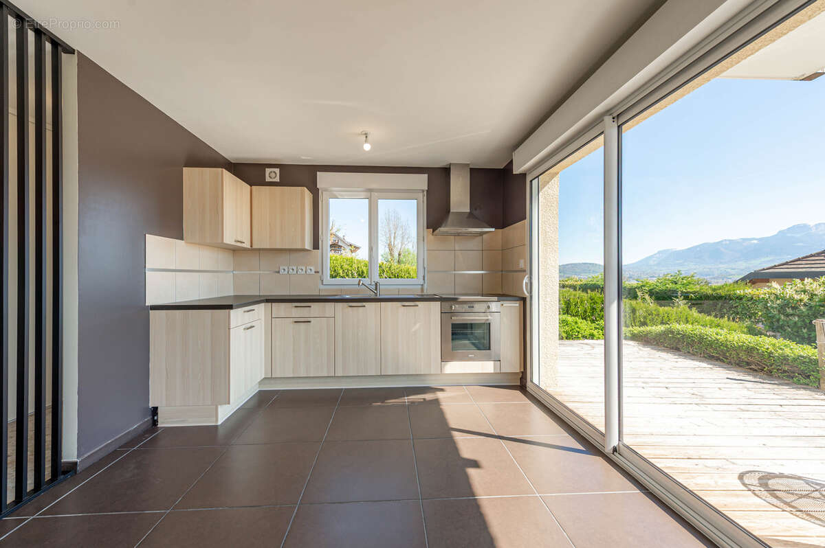 Appartement à POISY