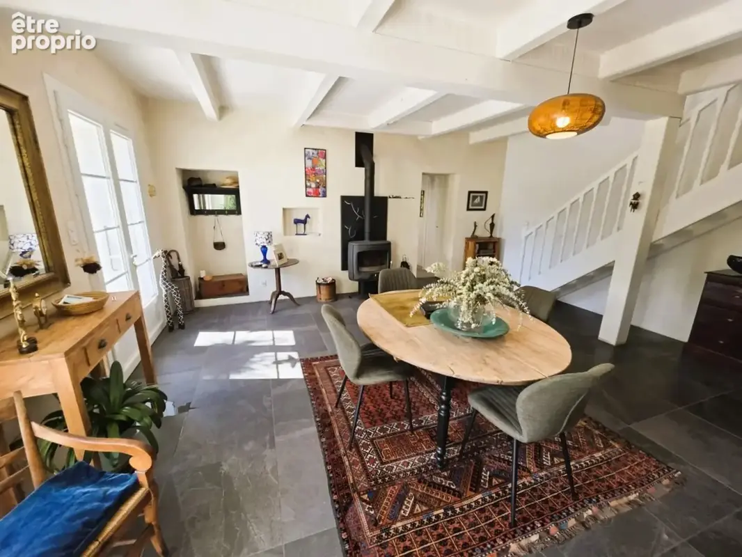 ILE D'OLERON (17), A Vendre Très belle Longère rénovée 194m², édifiée au calme en cœur de village sur terrain 1.047m² - photo 10