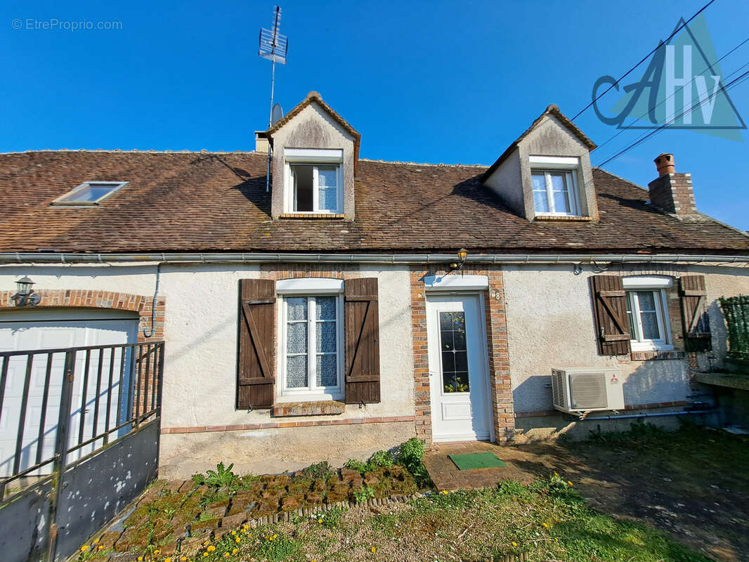 Maison à THORIGNY-SUR-OREUSE