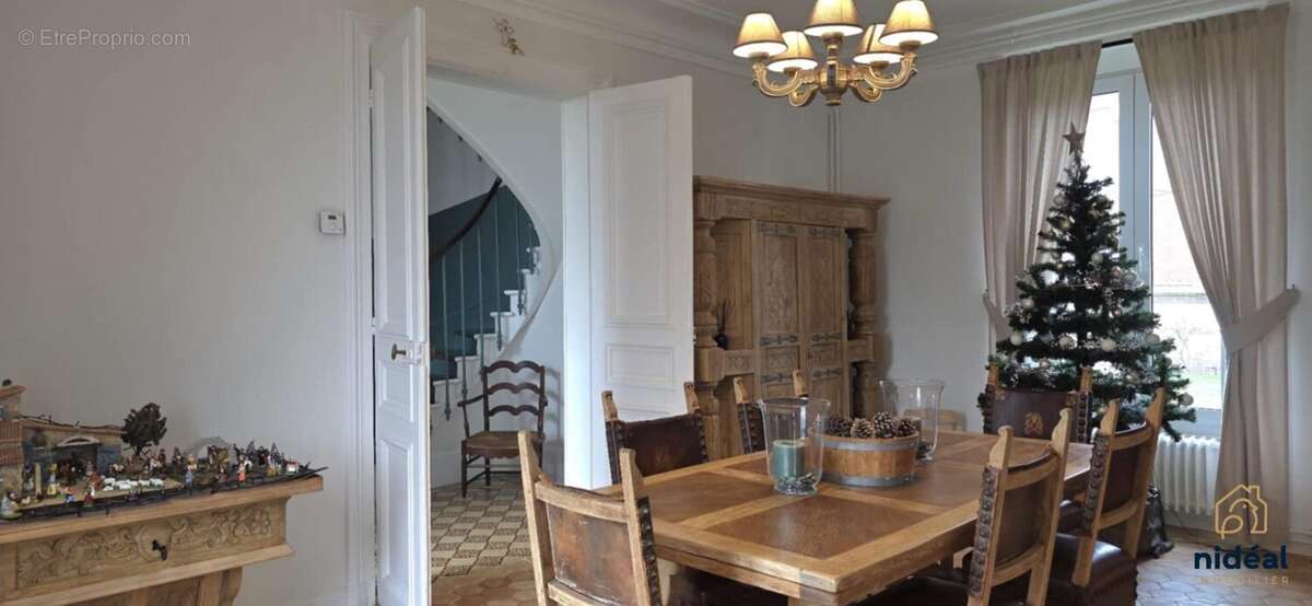 SALLE A MANGER - Maison à GAILLON