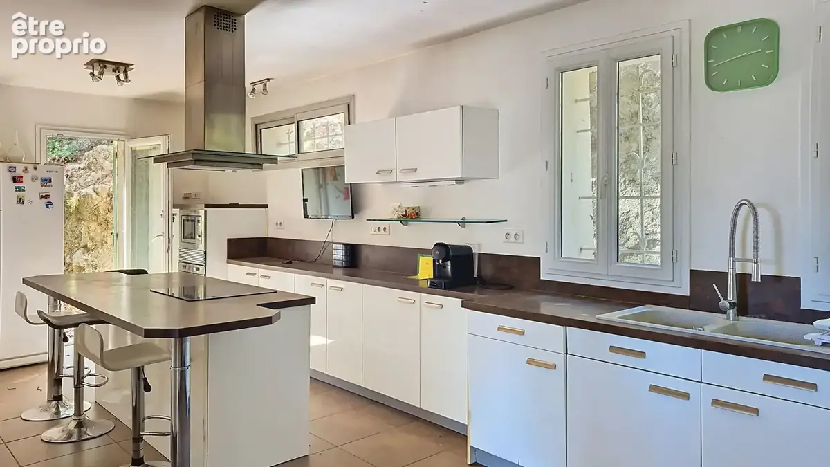 Maison La Penne Sur Huveaune 8 pièces 225m2 + 48m² à aménager - photo 4